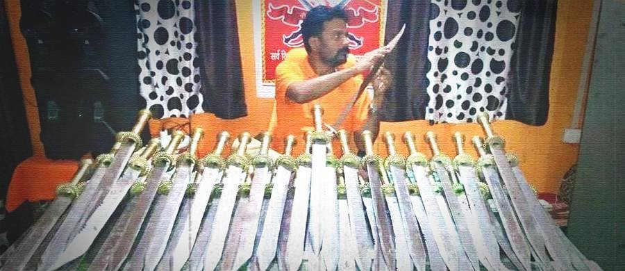 विशेष: बिहार में रामनवमी की यात्रा के लिए किसने दी तलवारें?